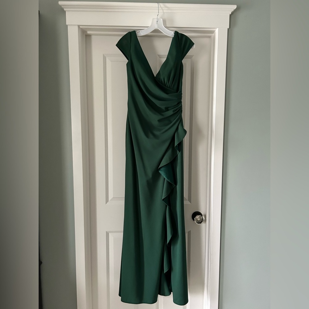 Dark green stunning formal dress, perfect for mother of the bride or groom!